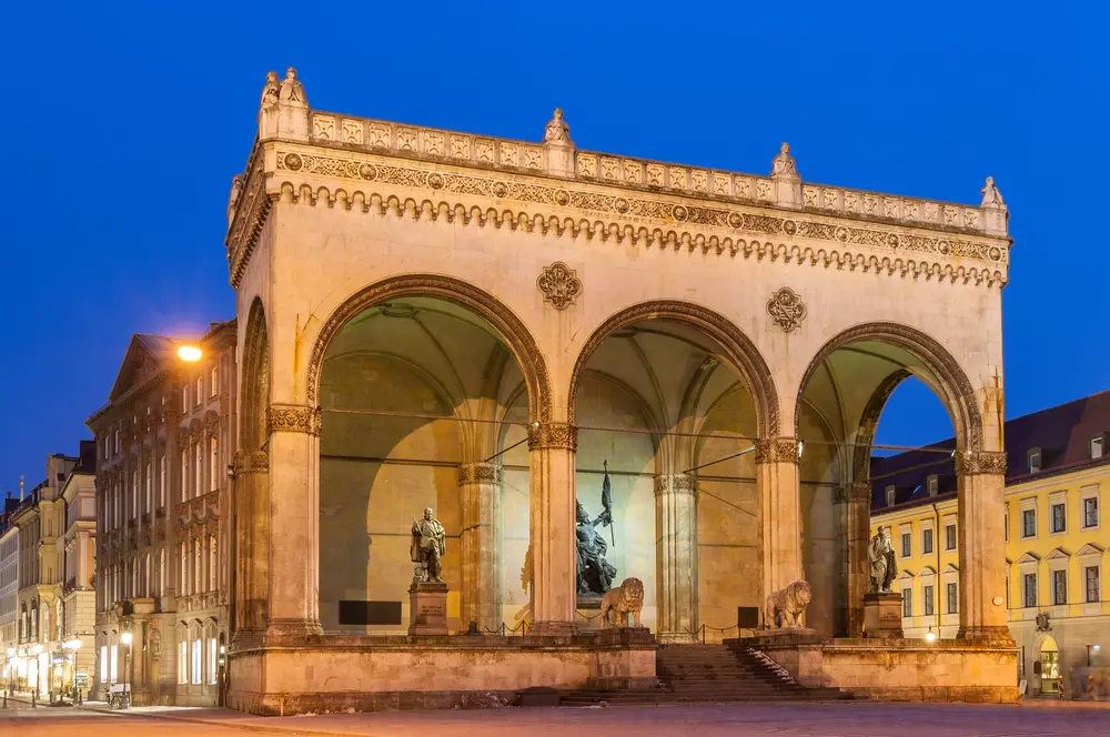 feldherrnhalle odeonsplatz monaco di baviera